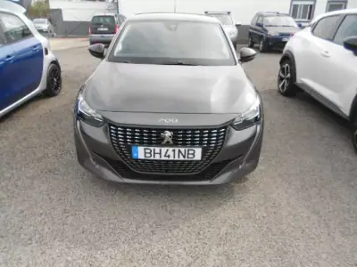 Peugeot 208 2024 - 15900 EUR, 41958 km - foto 1 de 13