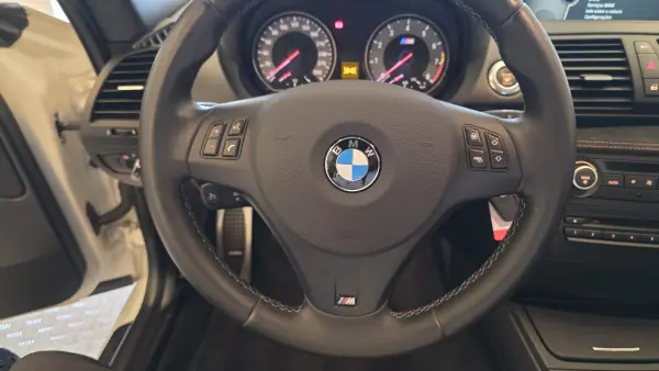 BMW 1M Coupe 2012 - 67500 EUR, 67790 km - AUTO.MOTO.pt - 67790km - foto 44 de 61