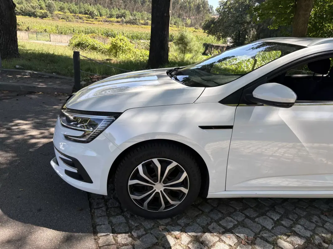 Renault Mégane 2022 - 17500 EUR, 149000 km - 149000km - foto 9 de 18