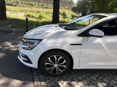 Renault Mégane 2022 - 17500 EUR, 149000 km - 149000km - foto 9 de 18