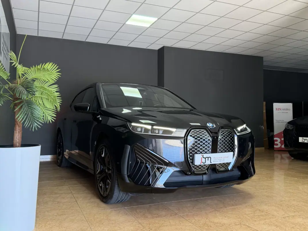 BMW iX 2023 - 58990 EUR, 72846 km - AUTO.MOTO.pt - 72846km - foto 3 de 22