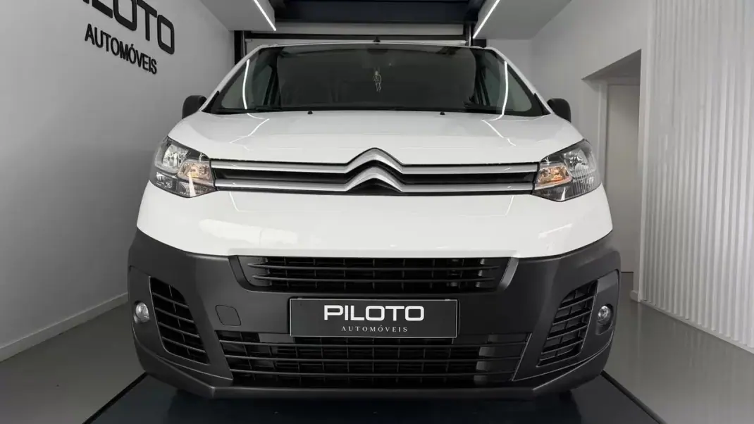 Citroën Jumpy 2021 - 14990 EUR, 221978 km - AUTO.MOTO.pt - 221978km - foto 15 de 21