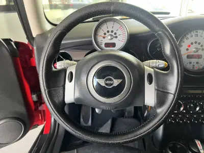 MINI 3 Portas 2006 - 6800 EUR, 204866 km - AUTO.MOTO.pt - 204866km - foto 8 de 19