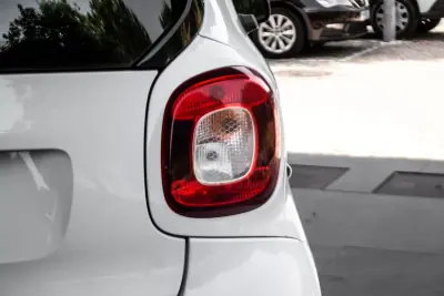 Smart ForTwo Coupé 2019 - 10900 EUR, 68296 km - AUTO.MOTO.pt - 68296km - foto 11 de 37