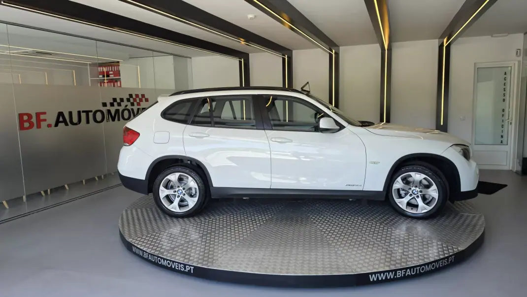 BMW X1 2011 - 9900 EUR, 192351 km - AUTO.MOTO.pt - 192351km - foto 9 de 52
