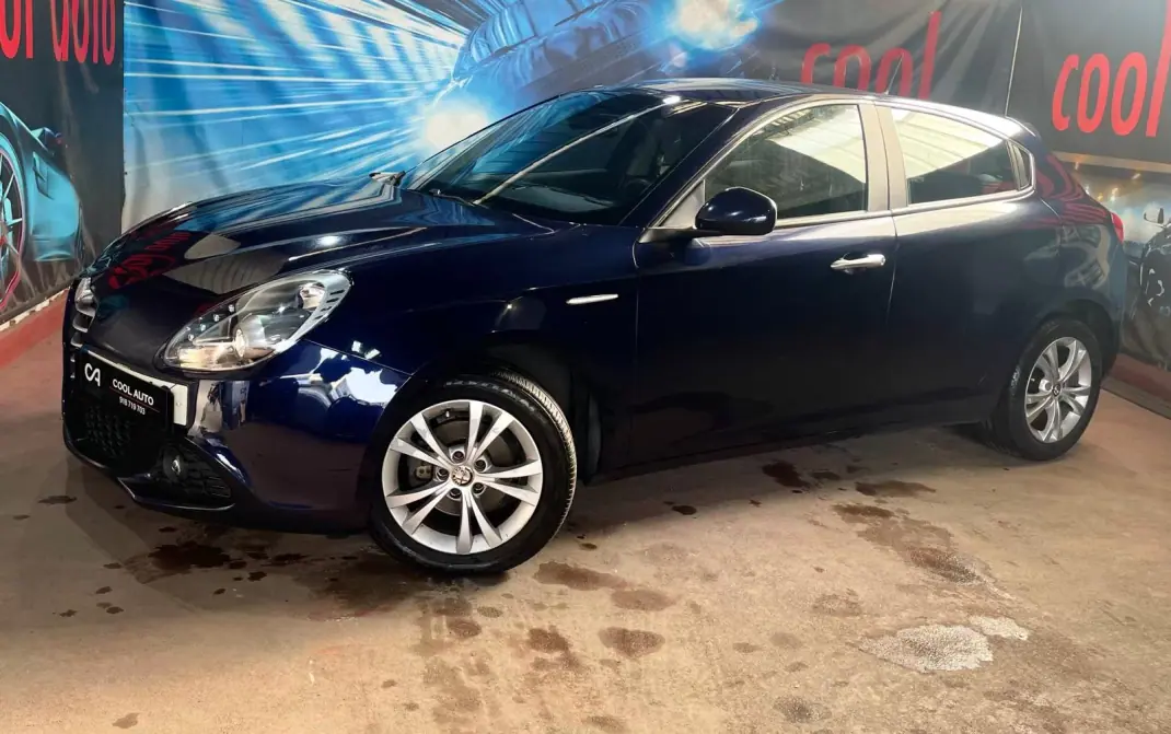 Alfa Romeo Giulietta 2011 - 8750 EUR, 197000 km - AUTO.MOTO.pt - 197000km - foto 1 de 35