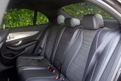 Mercedes-Benz E 300 2019 - 29900 EUR, 168000 km - AUTO.MOTO.pt - 168000km - foto 15 de 22