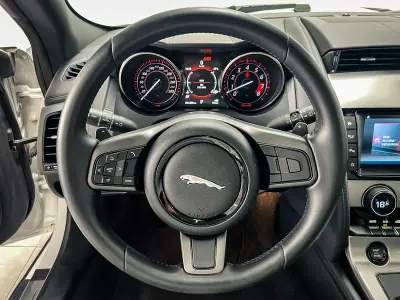 Jaguar F-Type 2017 - 47900 EUR, 54000 km - AUTO.MOTO.pt - 54000km - foto 10 de 20