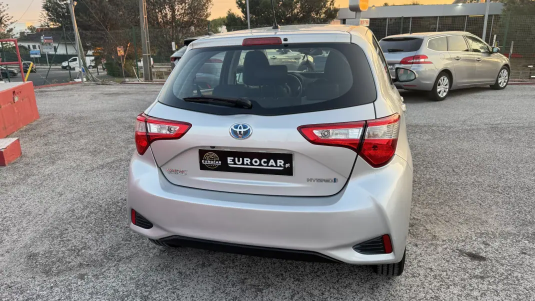 Toyota Yaris 2019 - 13880 EUR, 116435 km - AUTO.MOTO.pt - 116435km - foto 9 de 33