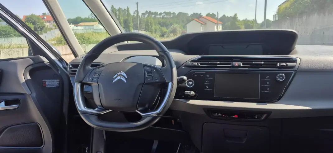Citroën C4 Grand Picasso 2013 - 9750 EUR, 185000 km - AUTO.MOTO.pt - 185000km - foto 10 de 25