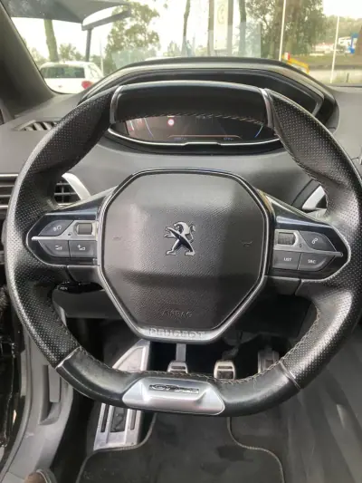 Peugeot 3008 2018 - 23900 EUR, 69800 km - AUTO.MOTO.pt - 69800km - foto 11 de 20