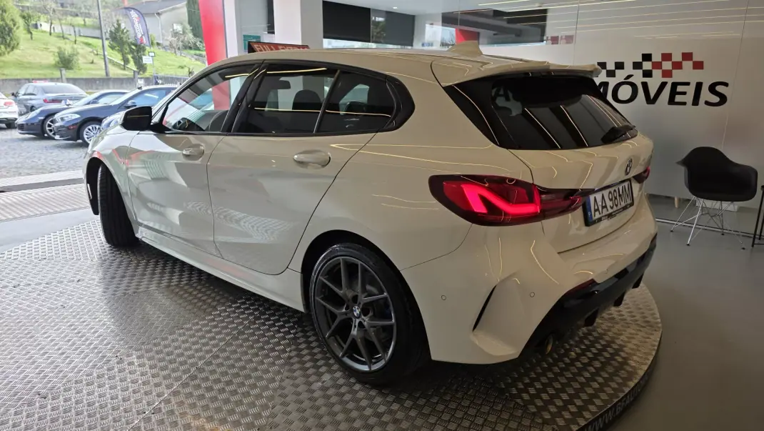 BMW 118 2020 - 27900 EUR, 72732 km - AUTO.MOTO.pt - 72732km - foto 19 de 55