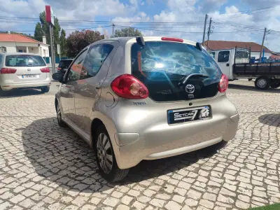 Toyota Aygo 2008 - 5990 EUR, 194000 km - AUTO.MOTO.pt - 194000km - foto 6 de 17