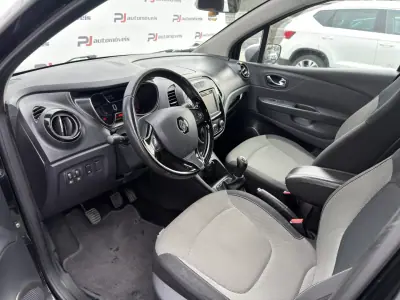Renault Captur 2016 - 12990 EUR, 142000 km - AUTO.MOTO.pt - 142000km - foto 12 de 23