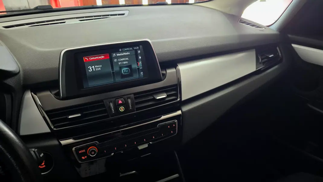 BMW 216 Active Tourer 2018 - 16890 EUR, 83598 km - AUTO.MOTO.pt - 83598km - foto 21 de 44
