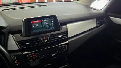 BMW 216 Active Tourer 2018 - 16890 EUR, 83598 km - AUTO.MOTO.pt - 83598km - foto 21 de 44