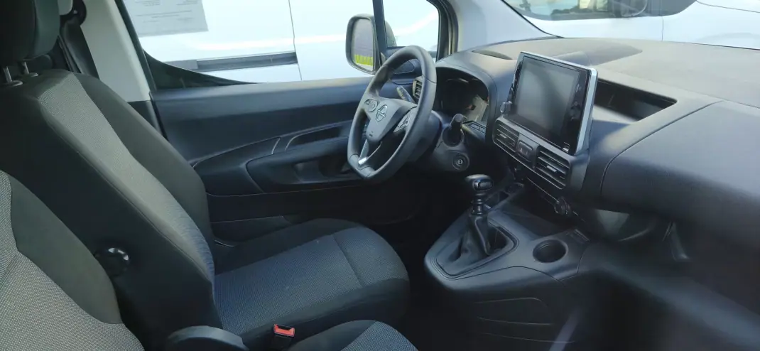 Opel COMBO 2022 - 15990 EUR, 55209 km - AUTO.MOTO.pt - 55209km - foto 3 de 3