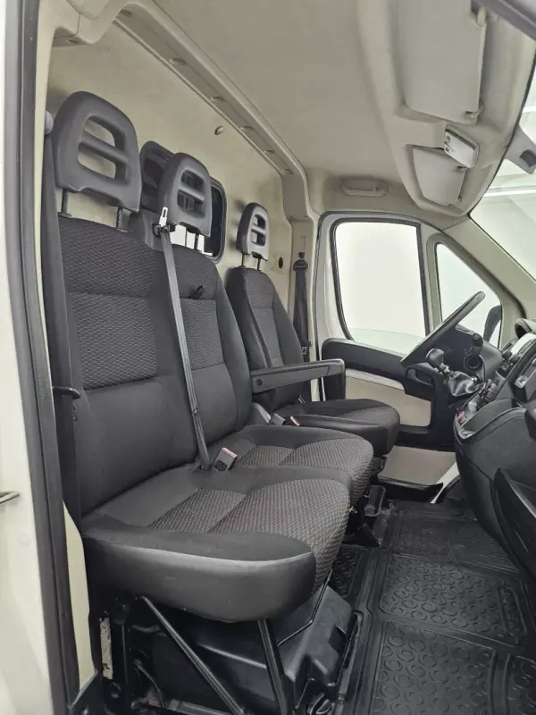 Peugeot BOXER 2.0 BlueHDi 435 L4H2 Premium 2017 - 15990 EUR, 168872 km - AUTO.MOTO.pt - 168872km - foto 28 de 30