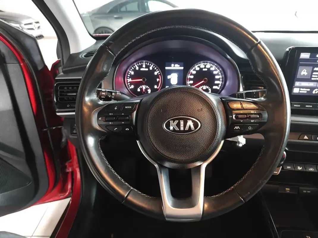 Kia Stonic 2021 - 14950 EUR, 29990 km - AUTO.MOTO.pt - 29990km - foto 24 de 33