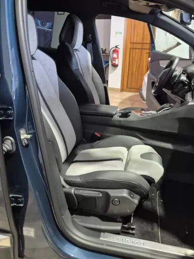 Peugeot 3008 2021 - 25000 EUR, 75000 km - AUTO.MOTO.pt - 75000km - foto 40 de 44