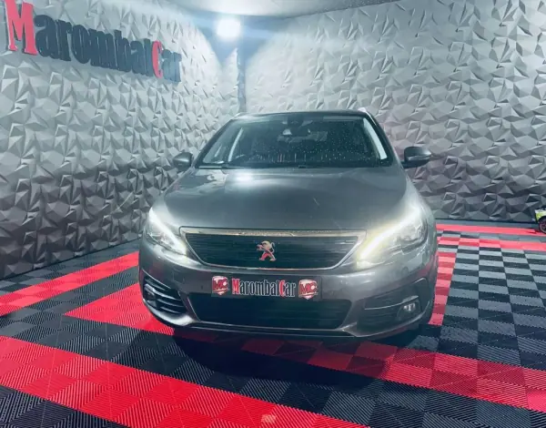 Peugeot 308 2019 - 12990 EUR, 119631 km - AUTO.MOTO.pt - 119631km - foto 3 de 26