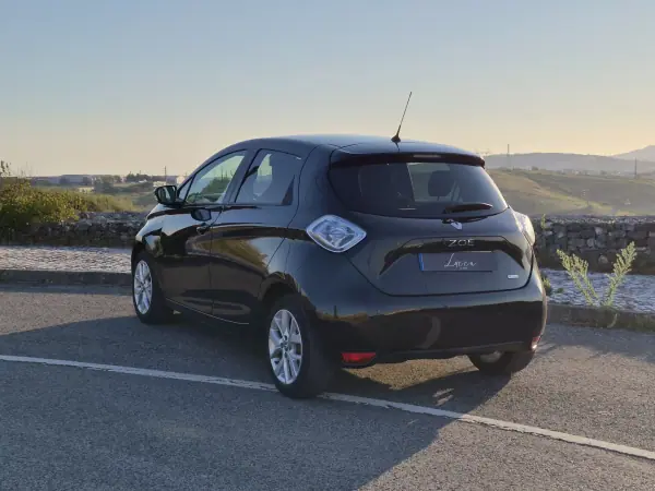 Renault Zoe 2019 - 12990 EUR, 86924 km - AUTO.MOTO.pt - 86924km - foto 6 de 29