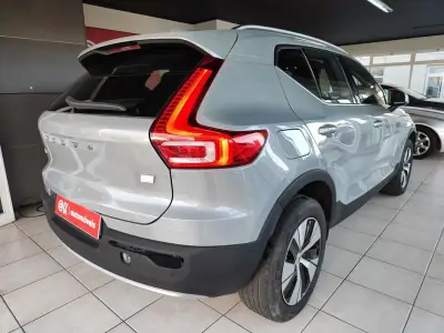 Volvo XC 40 2023 - 37650 EUR, 24400 km - AUTO.MOTO.pt - 24400km - foto 11 de 36