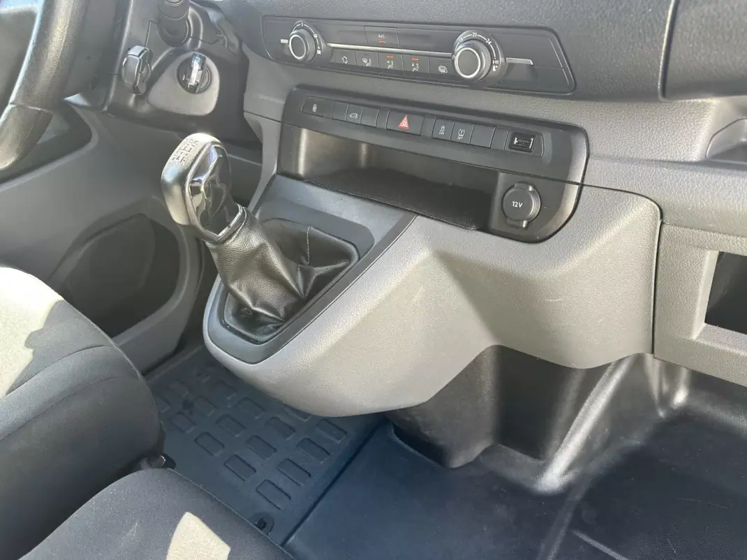 Peugeot Expert 2018 - 14900 EUR, 170000 km - 170000km - foto 30 de 45