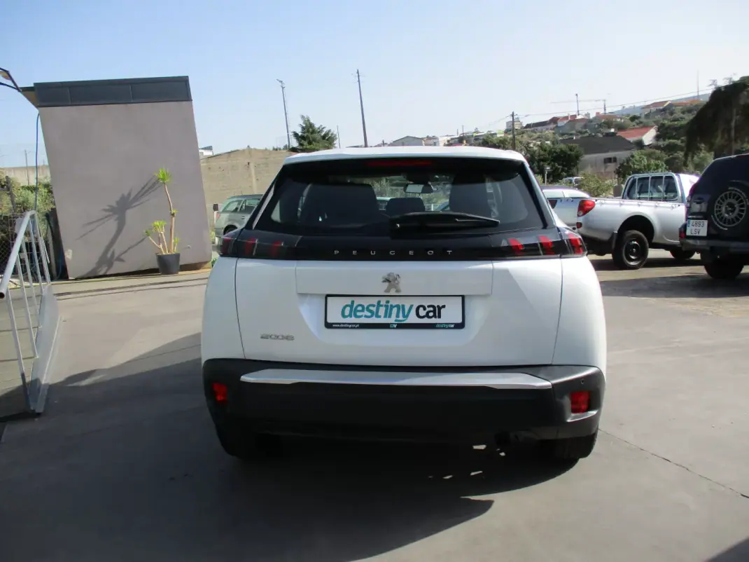 Peugeot 2008 2022 - 15790 EUR, 132275 km - 132275km - foto 4 de 21