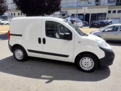 Fiat FIORINO 1.3 MULTIJET 2019 - 9480 EUR, 157000 km - AUTO.MOTO.pt - 157000km - foto 6 de 24