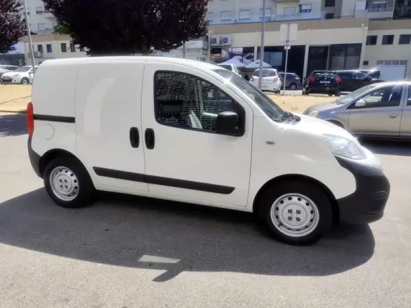 Fiat FIORINO 1.3 MULTIJET 2019 - 9480 EUR, 157000 km - AUTO.MOTO.pt - 157000km - foto 6 de 24
