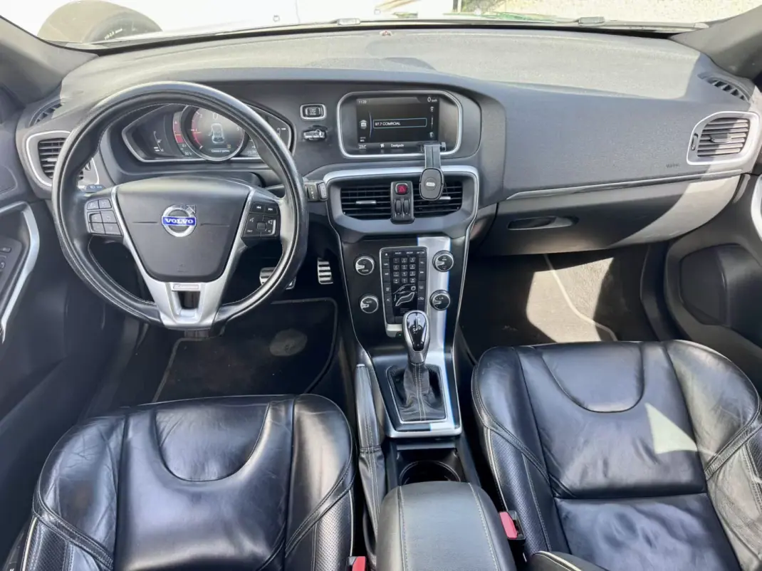 Volvo V40 2014 - 12500 EUR, 191000 km - AUTO.MOTO.pt - 191000km - foto 20 de 25