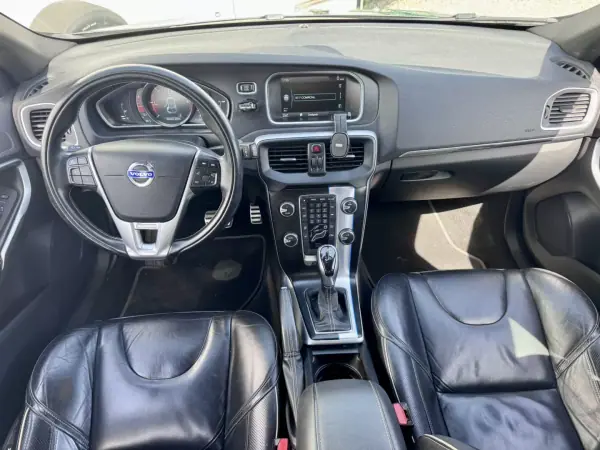 Volvo V40 2014 - 13990 EUR, 191000 km - AUTO.MOTO.pt - 191000km - foto 20 de 25