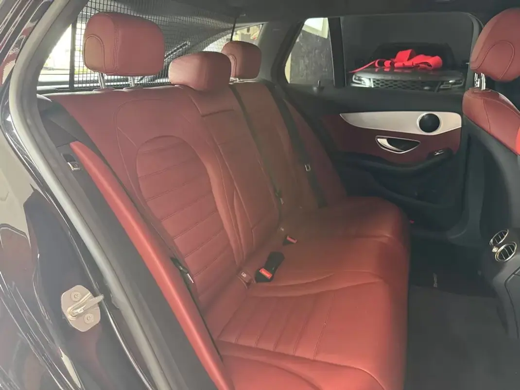 Mercedes-Benz C 300 2016 - 18900 EUR, 197352 km - 197352km - foto 8 de 20