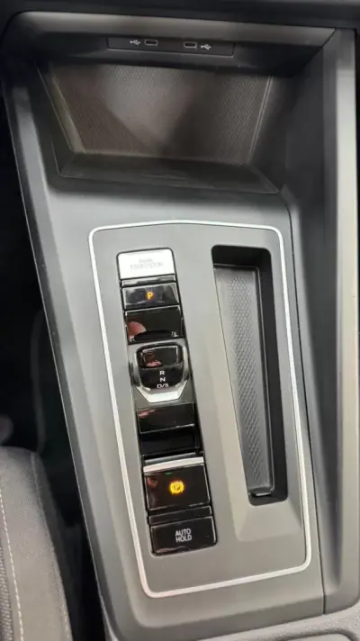 Volkswagen Golf 2021 - 21500 EUR, 96839 km - AUTO.MOTO.pt - 96839km - foto 23 de 38