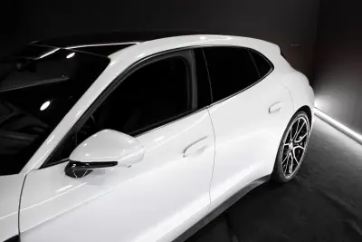 Porsche Taycan Sport Turismo 2023 — foto 4 de 18