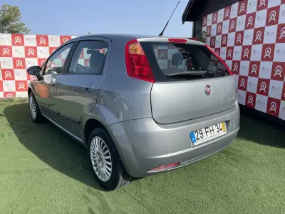 Fiat Grande Punto 2008 - 4990 EUR, 112345 km - AUTO.MOTO.pt - 112345km - foto 4 de 15