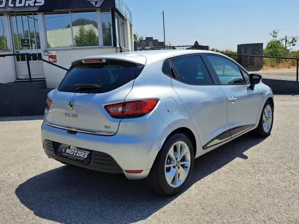 Renault Clio 2017 - 11950 EUR, 74687 km - AUTO.MOTO.pt - 74687km - foto 7 de 43