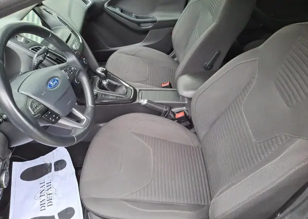 Ford Focus SW 2016 - 8900 EUR, 0 km - AUTO.MOTO.pt - foto 4 de 6