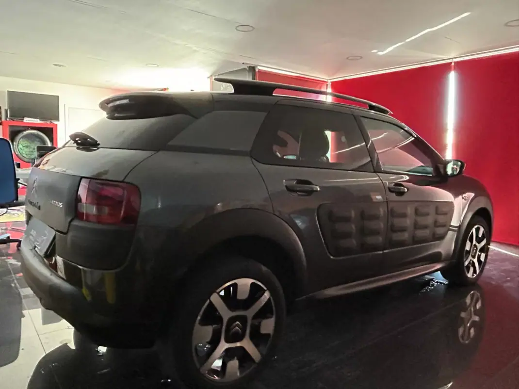 Citroën C4 Cactus 2017 - 11750 EUR, 110180 km - AUTO.MOTO.pt - 110180km - foto 7 de 23
