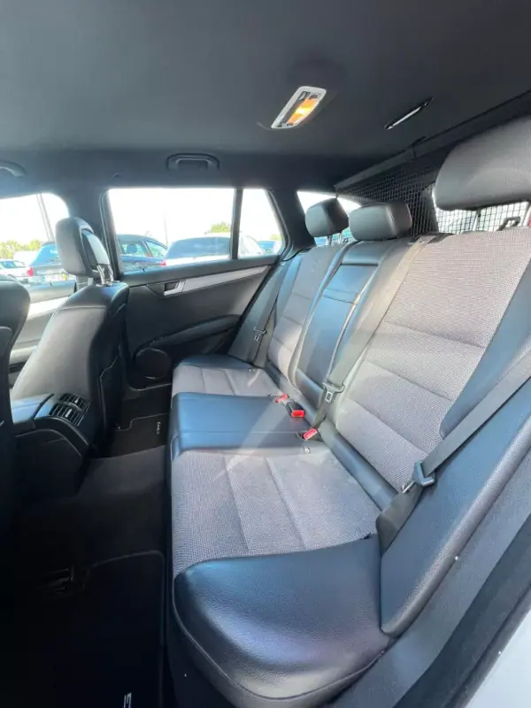 Mercedes-Benz C 220 2011 - 14000 EUR, 381206 km - AUTO.MOTO.pt - 381206km - foto 16 de 18