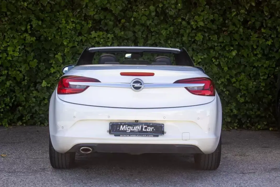 Opel Cascada 2014 - 14900 EUR, 180000 km - AUTO.MOTO.pt - 180000km - foto 10 de 17