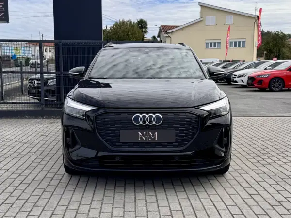 Audi Q4 e-tron 2021 — foto 3 de 18
