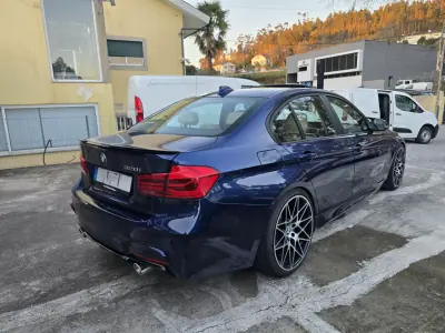 BMW 320 2018 - 21750 EUR, 120000 km - AUTO.MOTO.pt - 120000km - foto 2 de 4