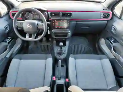 Citroën C3 2021 - 13500 EUR, 130000 km - AUTO.MOTO.pt - 130000km - foto 9 de 14