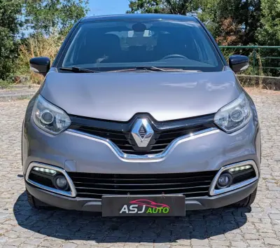 Renault Captur 2015 - 8500 EUR, 174577 km - AUTO.MOTO.pt - 174577km - foto 3 de 23