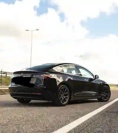 Tesla Model 3 2020 - 22000 EUR, 117000 km - 117000km - foto 5 de 10
