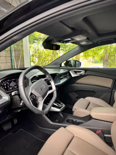 Audi Q4 e-tron 2022 - 35000 EUR, 75554 km - AUTO.MOTO.pt - 75554km - foto 10 de 28