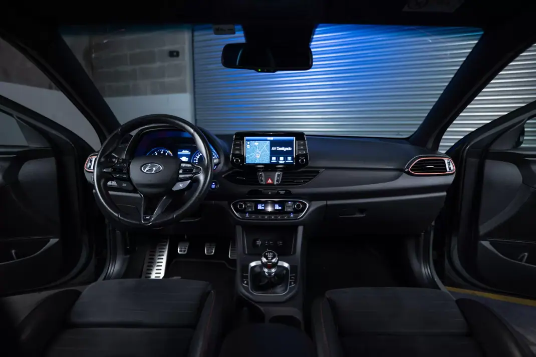 Hyundai i30 Fastback N 2021 - 32000 EUR, 85000 km - AUTO.MOTO.pt - 85000km - foto 12 de 25