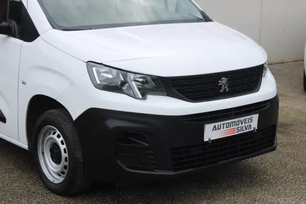 Peugeot Partner 1.5 BlueHDI Premium Longa 2021 - 14250 EUR, 105000 km - AUTO.MOTO.pt - 105000km - foto 5 de 22